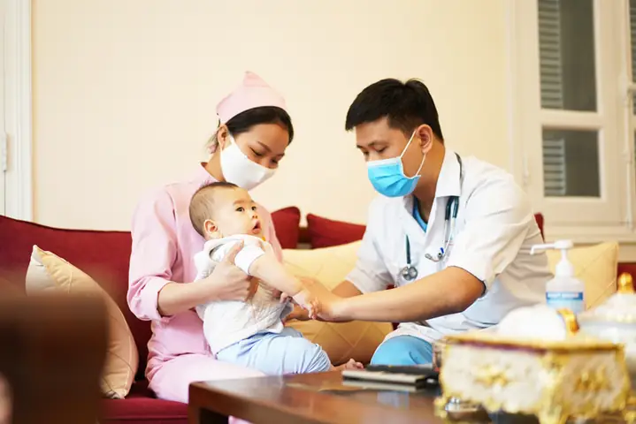 Dịch Vụ Bác Sĩ Khám Tại Nhà Cho Bé: Tư Vấn, Chăm Sóc & Lưu Ý Quan Trọng