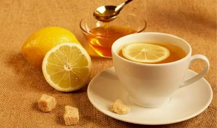 Bé Bị Ho Uống Mật Ong Được Không? Cách Sử Dụng An Toàn & Hiệu Quả