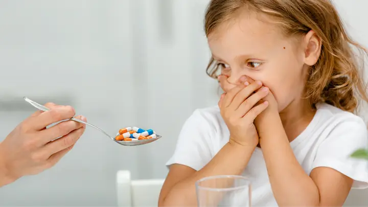 Trẻ Uống Thuốc Bị Nôn Có Nên Cho Uống Lại? Hướng Dẫn Xử Lý Chi Tiết