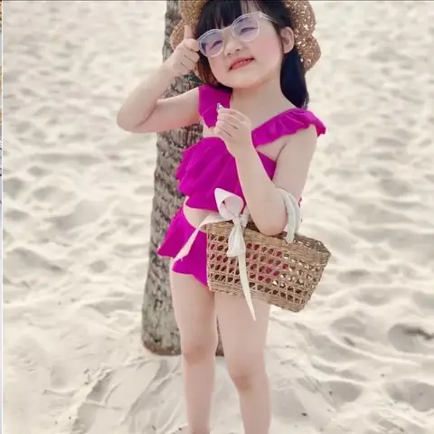 Bikini Đi Biển Cho Bé: Chọn Kiểu Dáng, Chất Liệu & Lưu Ý Quan Trọng Bikini Đi Biển Cho Bé: Chọn Kiểu Dáng, Chất Liệu & Lưu Ý Quan Trọng