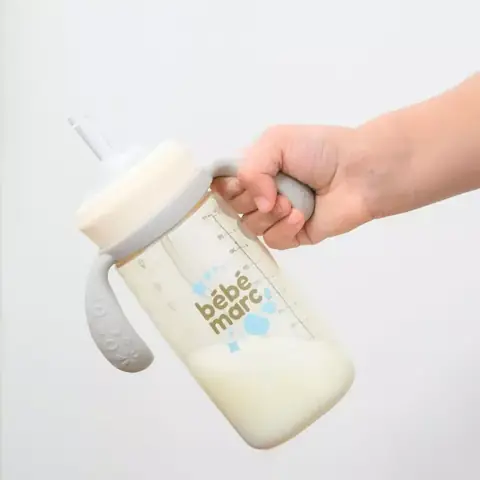 Bình Sữa Tay Cầm Cho Bé: Chọn Loại Nào Tốt & Lưu Ý Sử Dụng