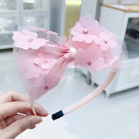 Bờm Tóc Cho Bé Gái: Kiểu Dáng, Chất Liệu & Lưu Ý Chọn Lựa Hoàn Hảo Bờm Tóc Cho Bé Gái: Kiểu Dáng, Chất Liệu & Lưu Ý Chọn Lựa Hoàn Hảo