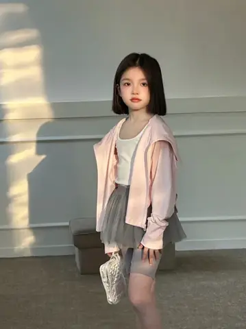 Bóp Đầm Bé Gái: Hướng Dẫn Chọn Mua Túi Xinh Cho Bé Yêu