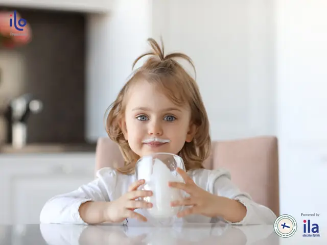 Top 10 Sữa Tốt Nhất Cho Bé Trên 3 Tuổi: Phát Triển Chiều Cao, Cân Nặng & Trí Não