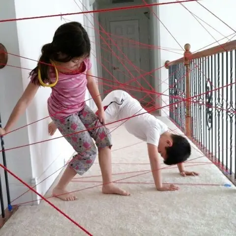 30+ Ý Tưởng Trò Chơi Tại Nhà Vui Nhộn & Giúp Bé Phát Triển Toàn Diện 30+ Ý Tưởng Trò Chơi Tại Nhà Vui Nhộn & Giúp Bé Phát Triển Toàn Diện