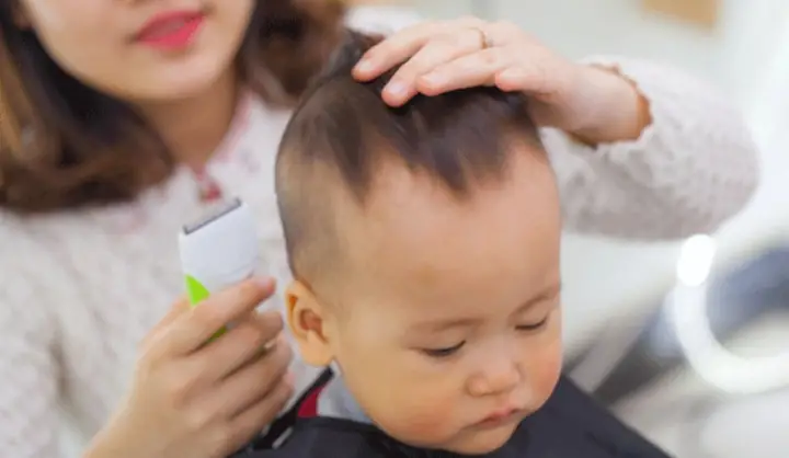 Cách Cắt Tóc Cho Bé Tại Nhà An Toàn Và Hiệu Quả: Hướng Dẫn Chi Tiết Cho Cha Mẹ Cách Cắt Tóc Cho Bé Tại Nhà An Toàn Và Hiệu Quả: Hướng Dẫn Chi Tiết Cho Cha Mẹ