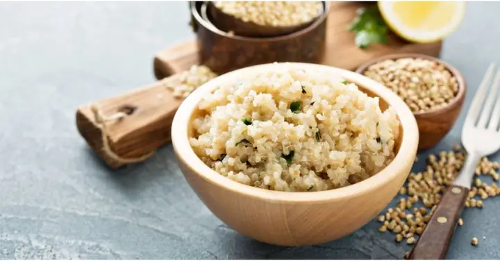 Cách Chế Biến Hạt Quinoa Cho Bé Ăn Dặm: Công Thức Nấu & Lợi Ích Dinh Dưỡng