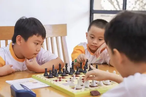 Hướng Dẫn Chi Tiết Cách Chơi Cờ Vua Cho Bé Mới Bắt Đầu Hướng Dẫn Chi Tiết Cách Chơi Cờ Vua Cho Bé Mới Bắt Đầu