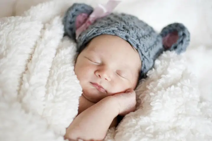 Cách Giữ Ấm Cho Bé Ban Đêm: Bí Quyết Giúp Bé Ngủ Ngon, Khỏe Mạnh Suốt Mùa Lạnh Cách Giữ Ấm Cho Bé Ban Đêm: Bí Quyết Giúp Bé Ngủ Ngon, Khỏe Mạnh Suốt Mùa Lạnh
