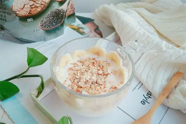 Hướng Dẫn Làm Sữa Chua Chuối Cho Bé Ăn Dặm: Công Thức Chuẩn, Bí Quyết Ngon Miệng Hướng Dẫn Làm Sữa Chua Chuối Cho Bé Ăn Dặm: Công Thức Chuẩn, Bí Quyết Ngon Miệng