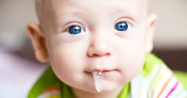 Hướng Dẫn Chi Tiết Cách Lấy Đờm Nhớt Cho Bé Sơ Sinh An Toàn & Hiệu Quả Tại Nhà Hướng Dẫn Chi Tiết Cách Lấy Đờm Nhớt Cho Bé Sơ Sinh An Toàn & Hiệu Quả Tại Nhà