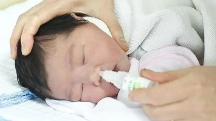 Hướng Dẫn Chi Tiết Cách Nhỏ Mũi Cho Bé An Toàn, Đúng Cách Và Hiệu Quả