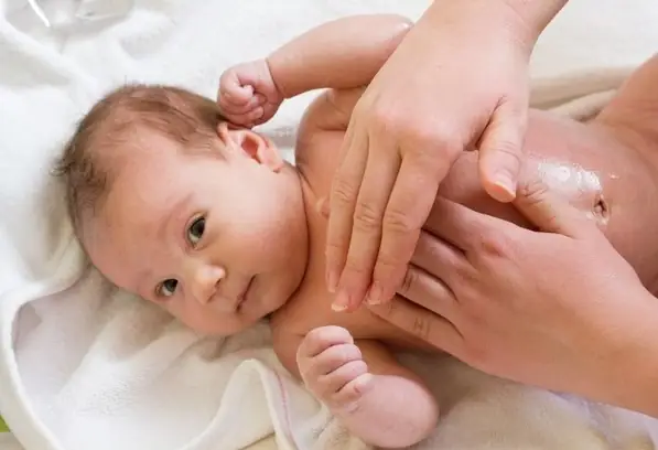 Cách Sử Dụng Dầu Dừa An Toàn Và Hiệu Quả Cho Bé