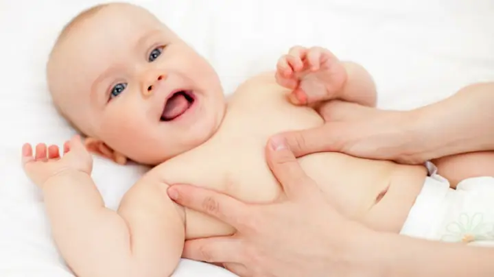 Cách Thoa Dầu Tràm Cho Bé An Toàn Và Hiệu Quả Nhất