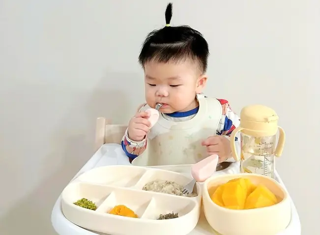Hướng Dẫn Chi Tiết Cách Cho Bé Ăn Dặm Theo Từng Tháng Tuổi