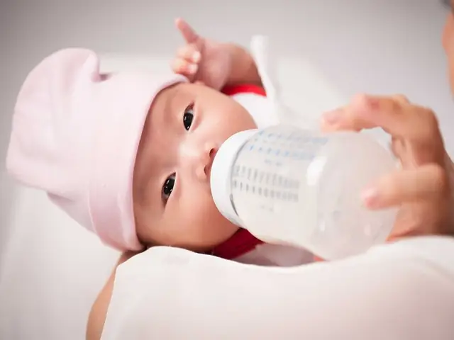 10+ Cách Trị Nấc Cụt Cho Bé Sơ Sinh Hiệu Quả & Đơn Giản Tại Nhà