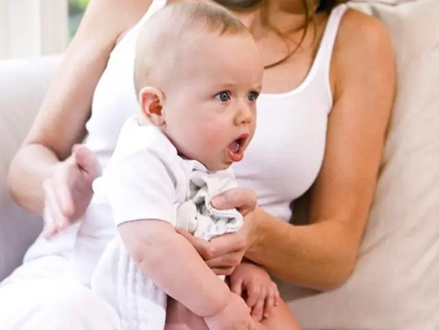10+ Cách Trị Nấc Cụt Cho Bé Sơ Sinh Hiệu Quả & Đơn Giản Tại Nhà