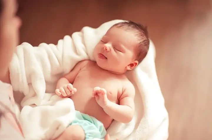 Vẽ Chân Mày Cho Bé Sơ Sinh Bằng Lá Trầu: Kinh Nghiệm Dân Gian Và Thực Hư