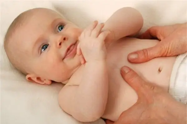 Cách Xoa Bụng Cho Bé Táo Bón: Hướng Dẫn Chi Tiết Và Lưu Ý Quan Trọng Cách Xoa Bụng Cho Bé Táo Bón: Hướng Dẫn Chi Tiết Và Lưu Ý Quan Trọng