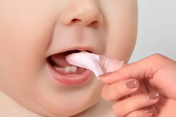 Hướng Dẫn Chăm Sóc Răng Miệng Cho Bé 1 Tuổi Đúng Cách