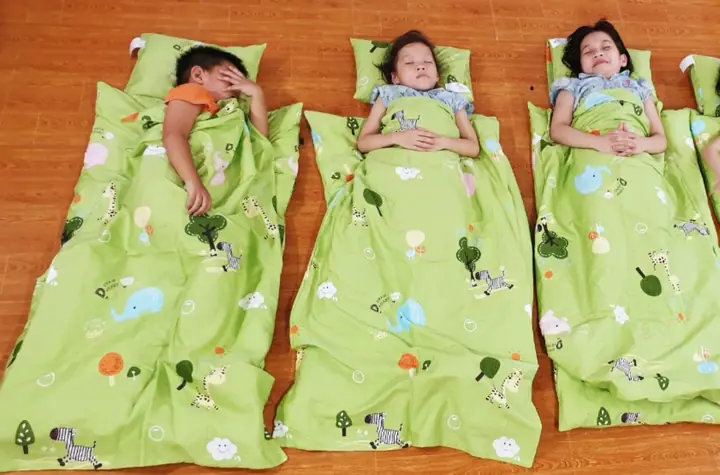 Bộ Chăn Đi Học Cho Bé: Tiêu Chí Chọn Mua & Sản Phẩm Tốt Nhất Bộ Chăn Đi Học Cho Bé: Tiêu Chí Chọn Mua & Sản Phẩm Tốt Nhất