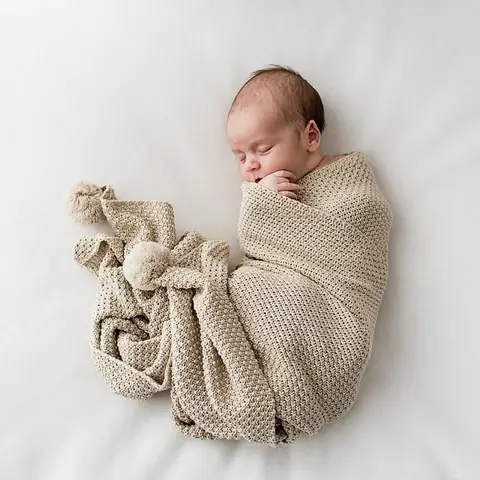 Chăn Lưới Cho Bé Loại Nào Tốt? Hướng Dẫn Chọn Chăn An Toàn & Thoáng Khí