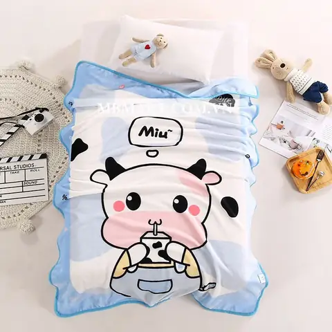 Chăn Tuyết Nhung Cho Bé: Chọn Loại Nào Ấm Áp, Mềm Mịn & An Toàn?