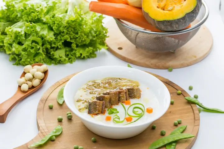 Cháo Lươn Cho Bé 11 Tháng Ăn Dặm: Công Thức Chuẩn, Rau Củ Kết Hợp & Cách Chế Biến Không Tanh