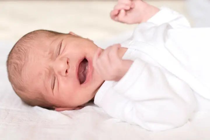 Cho Bé Bú Đêm Có Tốt Không? Lợi Ích, Tác Hại Và Cách Xử Lý