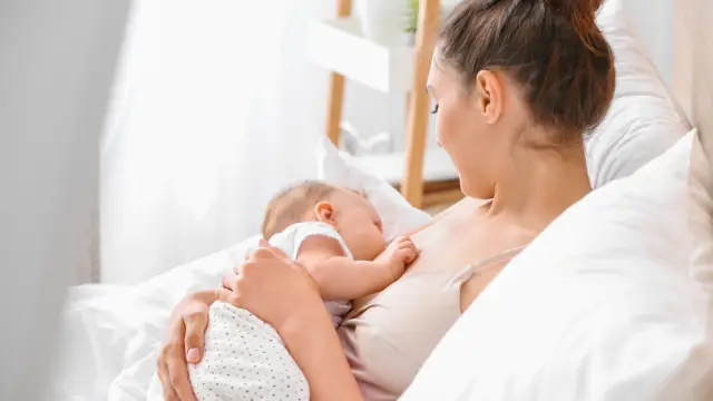 Khi Nào Nên Cai Sữa Cho Bé? Hướng Dẫn Chi Tiết Về Việc Cho Con Bú Kéo Dài