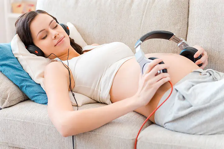 Nên Cho Thai Nhi Nghe Nhạc Gì Để Phát Triển Trí Não Và Giúp Mẹ Thư Giãn?