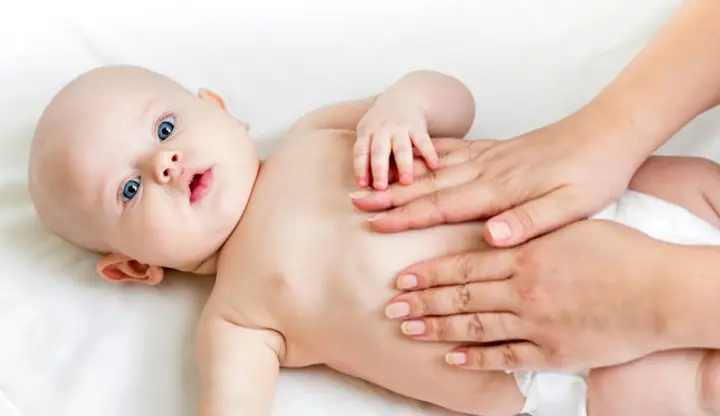 Trẻ Bị Đầy Bụng Khó Tiêu: Dấu Hiệu, Nguyên Nhân & Cách Khắc Phục Hiệu Quả Cho Bé Trẻ Bị Đầy Bụng Khó Tiêu: Dấu Hiệu, Nguyên Nhân & Cách Khắc Phục Hiệu Quả Cho Bé