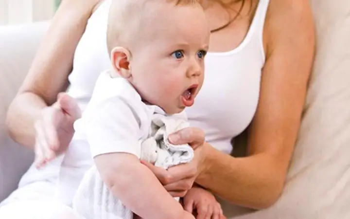 Trẻ Bị Đầy Bụng Khó Tiêu: Dấu Hiệu, Nguyên Nhân & Cách Khắc Phục Hiệu Quả Cho Bé Trẻ Bị Đầy Bụng Khó Tiêu: Dấu Hiệu, Nguyên Nhân & Cách Khắc Phục Hiệu Quả Cho Bé