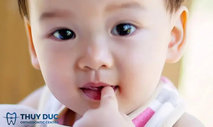 Hướng Dẫn Xử Lý Hôi Miệng Cho Bé 1 Tuổi: Nguyên Nhân, Cách Trị & Phòng Ngừa Hiệu Quả