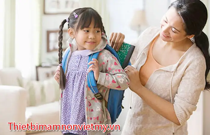 Chuẩn Bị Đồ Cho Bé Đi Nhà Trẻ: Danh Sách Chi Tiết & Kinh Nghiệm Ba Mẹ