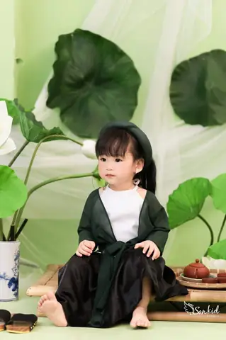 Chụp Ảnh Sen Cho Bé: Kinh Nghiệm & Ý Tưởng Lưu Giữ Khoảnh Khắc Tuổi Thơ