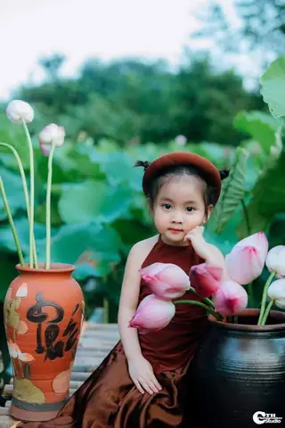 Chụp Ảnh Sen Cho Bé: Kinh Nghiệm & Ý Tưởng Lưu Giữ Khoảnh Khắc Tuổi Thơ