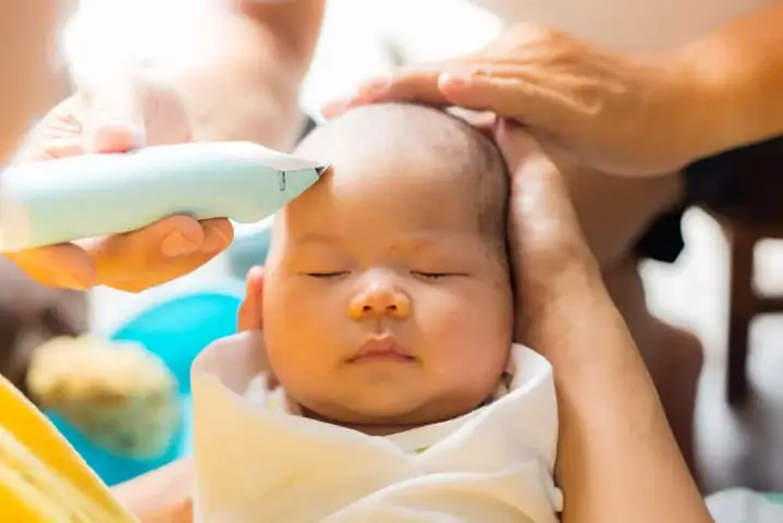 Có Nên Cắt Tóc Máu Cho Bé Trai: Giải Đáp Từ Khoa Học Đến Dân Gian Có Nên Cắt Tóc Máu Cho Bé Trai: Giải Đáp Từ Khoa Học Đến Dân Gian