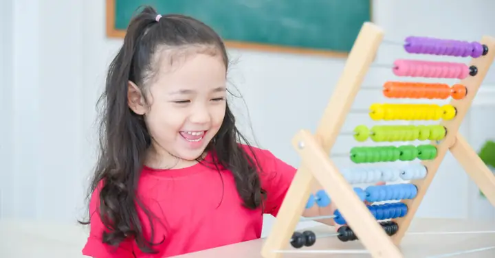 Có Nên Cho Bé 5 Tuổi Học Toán Soroban Không? Lợi Ích Và Những Điều Cần Biết Có Nên Cho Bé 5 Tuổi Học Toán Soroban Không? Lợi Ích Và Những Điều Cần Biết