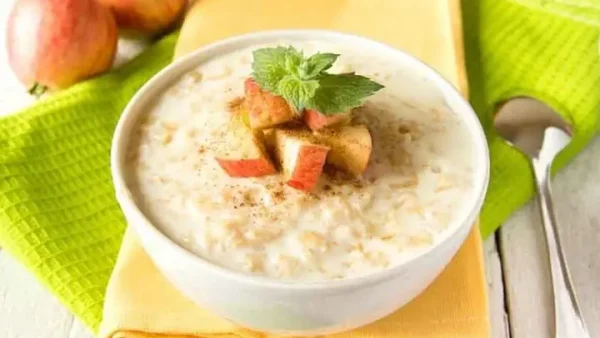 Có Nên Cho Bé Ăn Yến Mạch Hàng Ngày Không? Lợi Ích, Lưu Ý & Cách Chế Biến