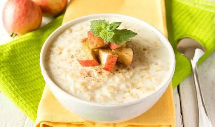 Có Nên Cho Bé Ăn Yến Mạch Hàng Ngày Không? Lợi Ích, Lưu Ý & Cách Chế Biến