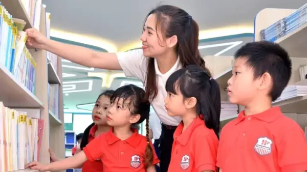 Có Nên Cho Bé Lớp 1 Tiền Tiêu Vặt Hay Học Tiền Tiểu Học? Lời Khuyên Từ Chuyên Gia