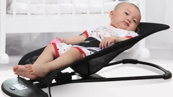 Có Nên Cho Bé Ngồi Ghế Rung? Lợi Ích, Tác Hại Và Lưu Ý Khi Sử Dụng