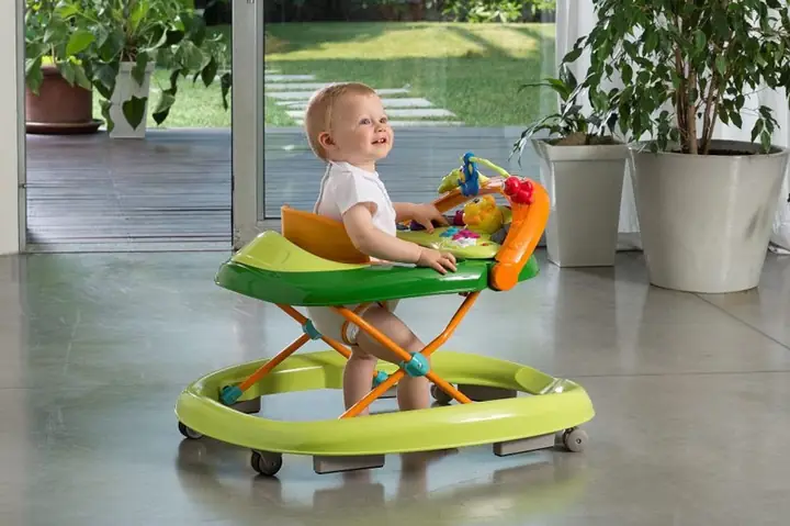 Có Nên Cho Bé Ngồi Xe Tập Đi Không? Lời Khuyên Từ Chuyên Gia