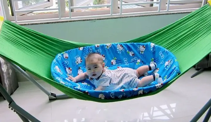 Có Nên Cho Bé Sơ Sinh Nằm Võng? Lợi Ích, Rủi Ro Và Lời Khuyên Từ Chuyên Gia Có Nên Cho Bé Sơ Sinh Nằm Võng? Lợi Ích, Rủi Ro Và Lời Khuyên Từ Chuyên Gia