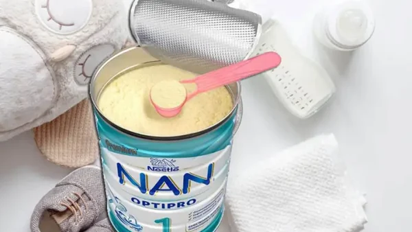 Có Nên Đổi Sữa Cho Bé? Khi Nào Và Cách Đổi Đúng Cách