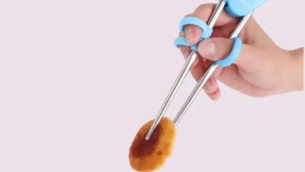 Có Nên Mua Đũa Tập Ăn Cho Bé? Hướng Dẫn Chọn Và Sử Dụng Đúng Cách