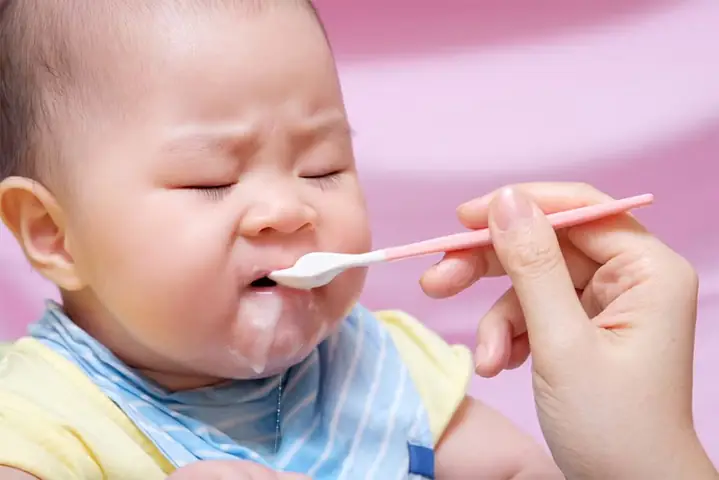Có Nên Ninh Xương Nấu Bột Cho Bé Ăn Dặm? Sự Thật Dinh Dưỡng Cần Biết Có Nên Ninh Xương Nấu Bột Cho Bé Ăn Dặm? Sự Thật Dinh Dưỡng Cần Biết