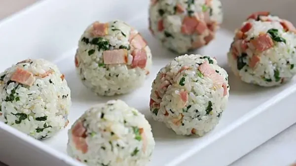 Thực Đơn Cơm Ngon Cho Bé 2 Tuổi: Đảm Bảo Dinh Dưỡng, Kích Thích Bé Ăn Ngon Miệng