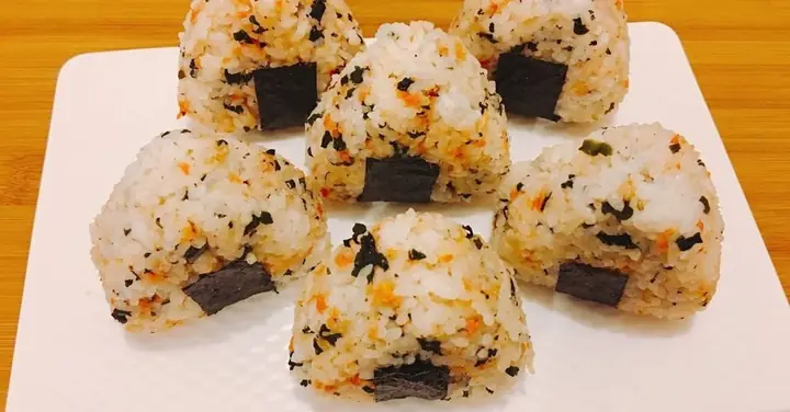 Cách Làm Cơm Trộn Rong Biển Cho Bé: Công Thức Đơn Giản & Bổ Dưỡng Cách Làm Cơm Trộn Rong Biển Cho Bé: Công Thức Đơn Giản & Bổ Dưỡng